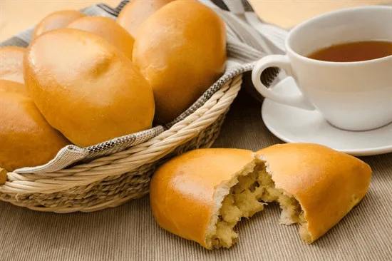 Пирожок печёный с картофелем — дрожжевой пирожок с картофельным пюре